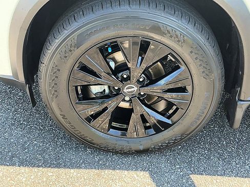 Certified 2023 Nissan Rogue SV w/ SV Premium B Package FWD image 11