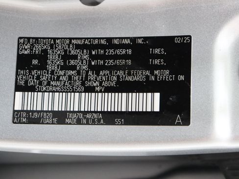 Used 2025 Toyota Highlander LE FWD image 43