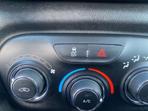 Used 2015 Dodge Dart SXT image 13