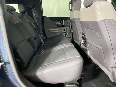 Certified 2025 GMC Hummer EV 2X image 29