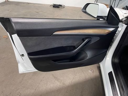 Used 2022 Tesla Model 3 Long Range image 24