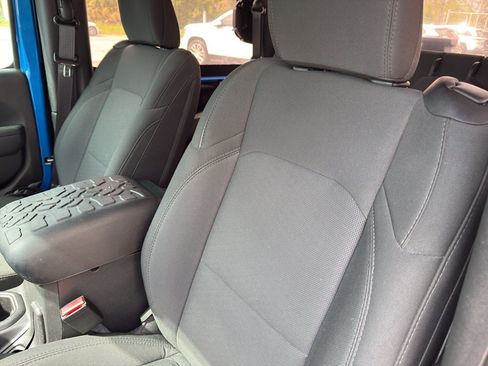 Used 2022 Jeep Wrangler Willys image 14