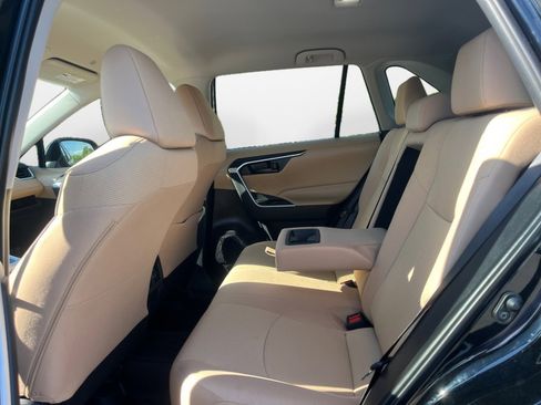 Certified 2025 Toyota RAV4 LE FWD image 16