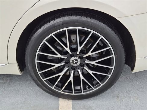 Used 2022 Mercedes-Benz S 500 S 500 4D Sedan image 11