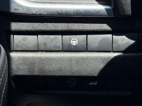Certified 2025 Nissan Rogue SV FWD image 24