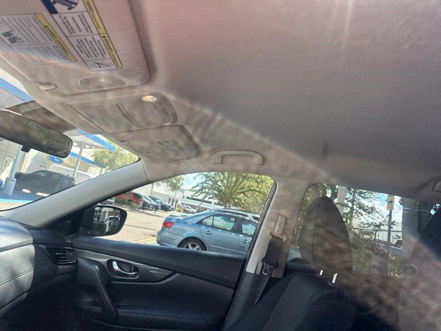 Used 2019 Nissan Rogue SV FWD image 11