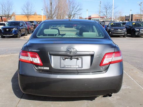 Used 2011 Toyota Camry LE image 8