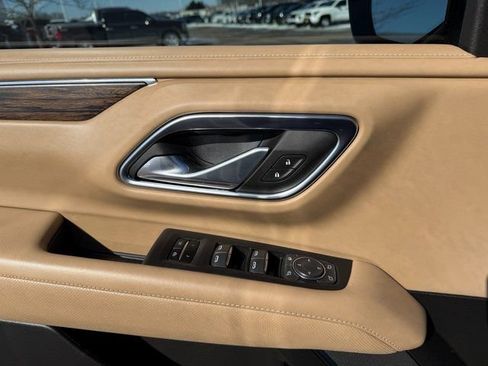 Used 2024 Chevrolet Suburban Premier image 27