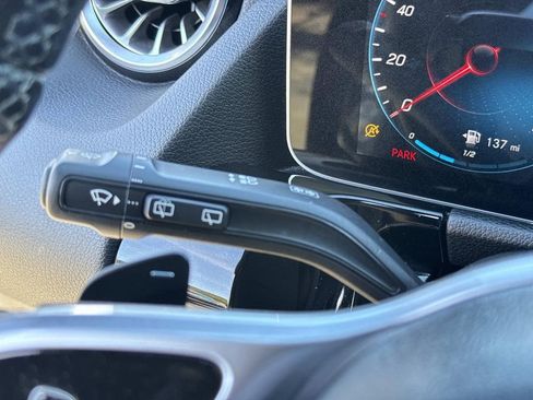 Used 2021 Mercedes-Benz GLA 250 4MATIC image 39