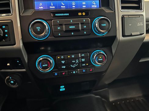 Used 2021 Ford F250 Lariat AWD/4WD image 9