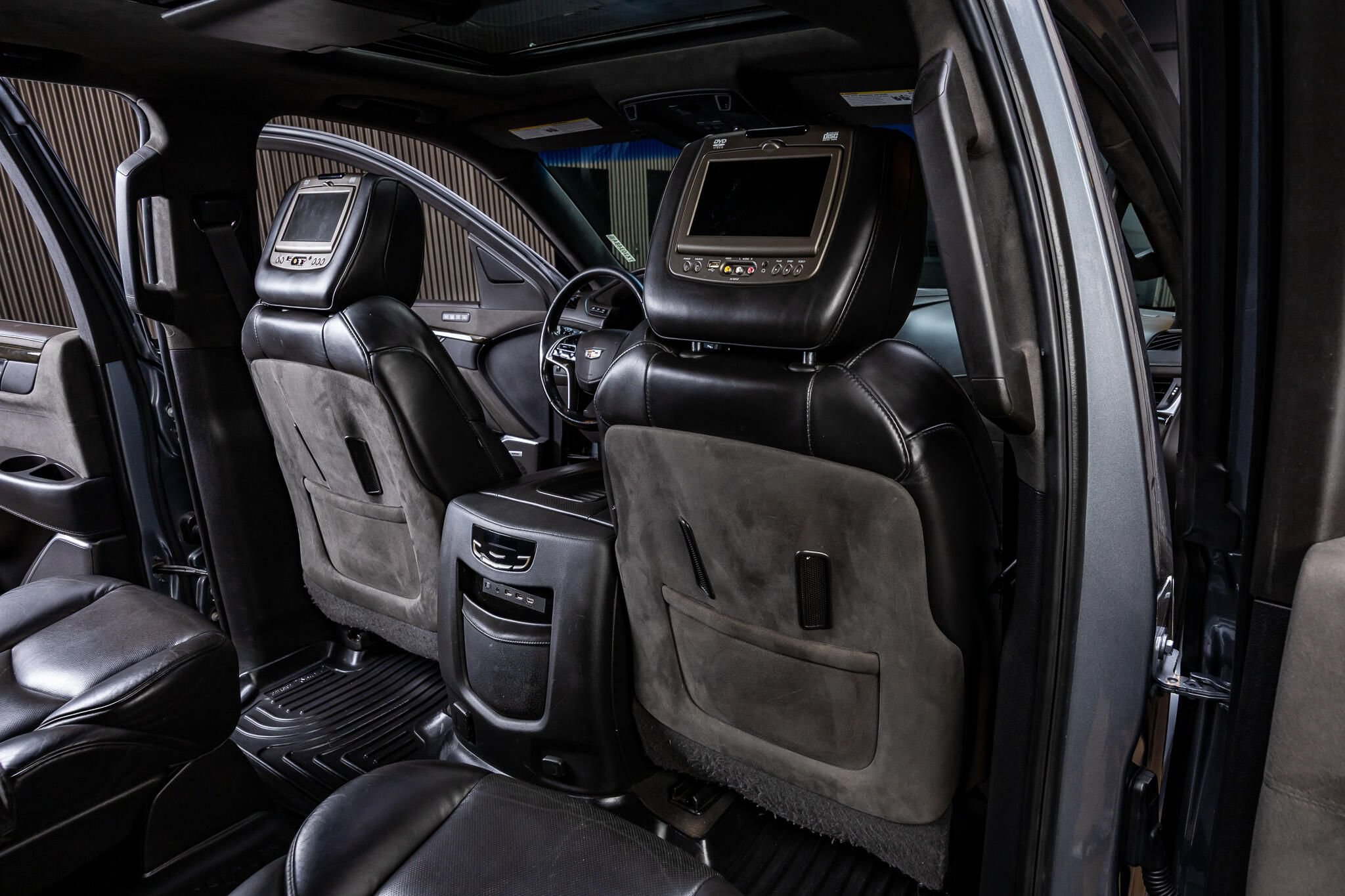 Used 2019 Cadillac Escalade Platinum AWD/4WD image 28