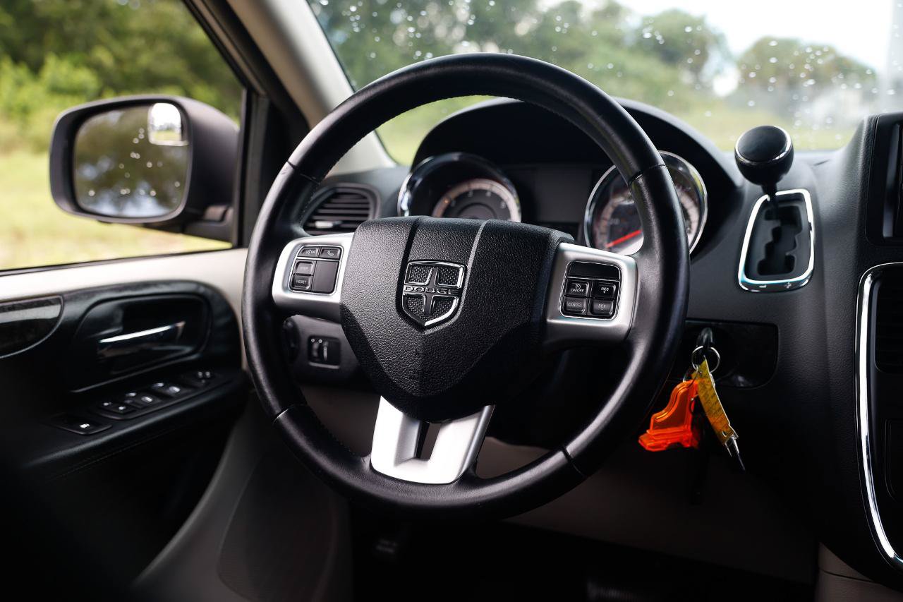 Used 2017 Dodge Grand Caravan SE w/ Power Window Group FWD image 29