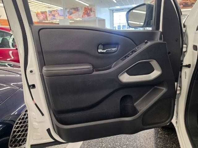 Used 2023 Nissan Frontier SV w/ Technology Package AWD/4WD image 30