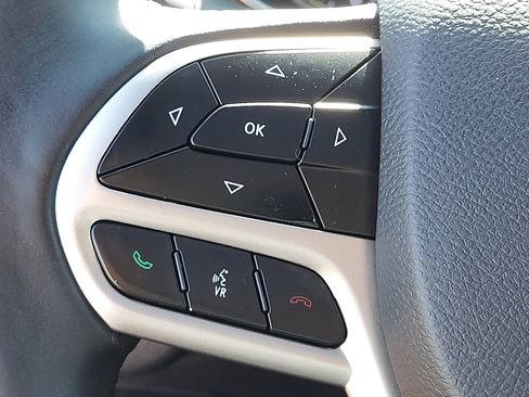 Certified 2019 Jeep Cherokee High Altitude image 22