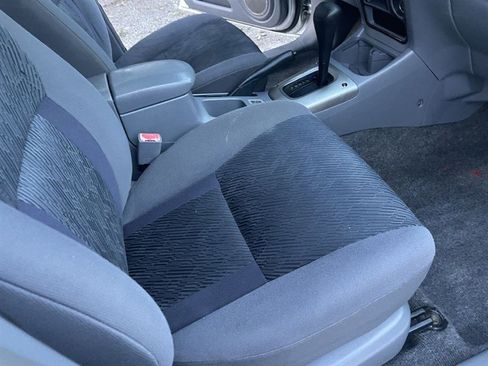 Used 2002 Toyota RAV4 LE image 17