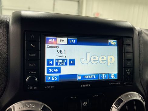 Used 2012 Jeep Wrangler Unlimited Rubicon w/ Connectivity Group image 13