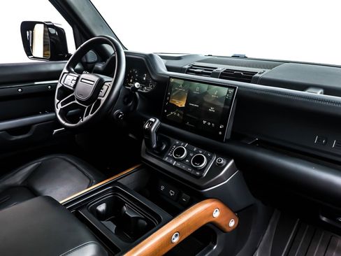 Used 2024 Land Rover Defender 110 X image 16