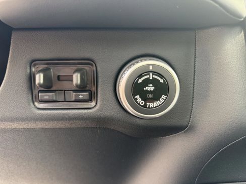 New 2026 Lincoln Navigator L Reserve AWD/4WD image 21