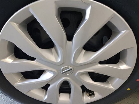 Used 2019 Nissan Rogue S FWD image 31