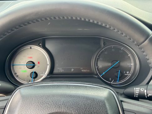 Used 2023 Toyota Venza XLE image 20