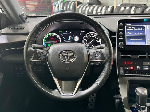 Used 2021 Toyota Avalon XSE image 9