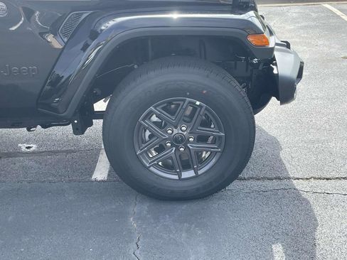 New 2025 Jeep Gladiator Sport image 33