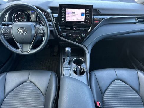 Used 2022 Toyota Camry SE FWD image 12
