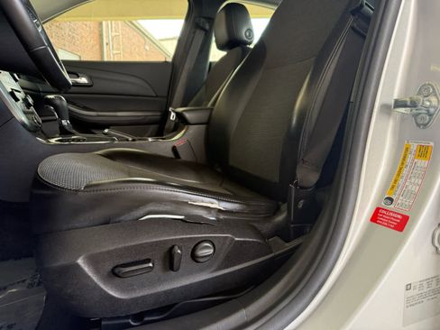 Used 2015 Chevrolet Malibu LT image 4