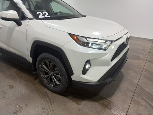 Used 2022 Toyota RAV4 XLE Premium image 37