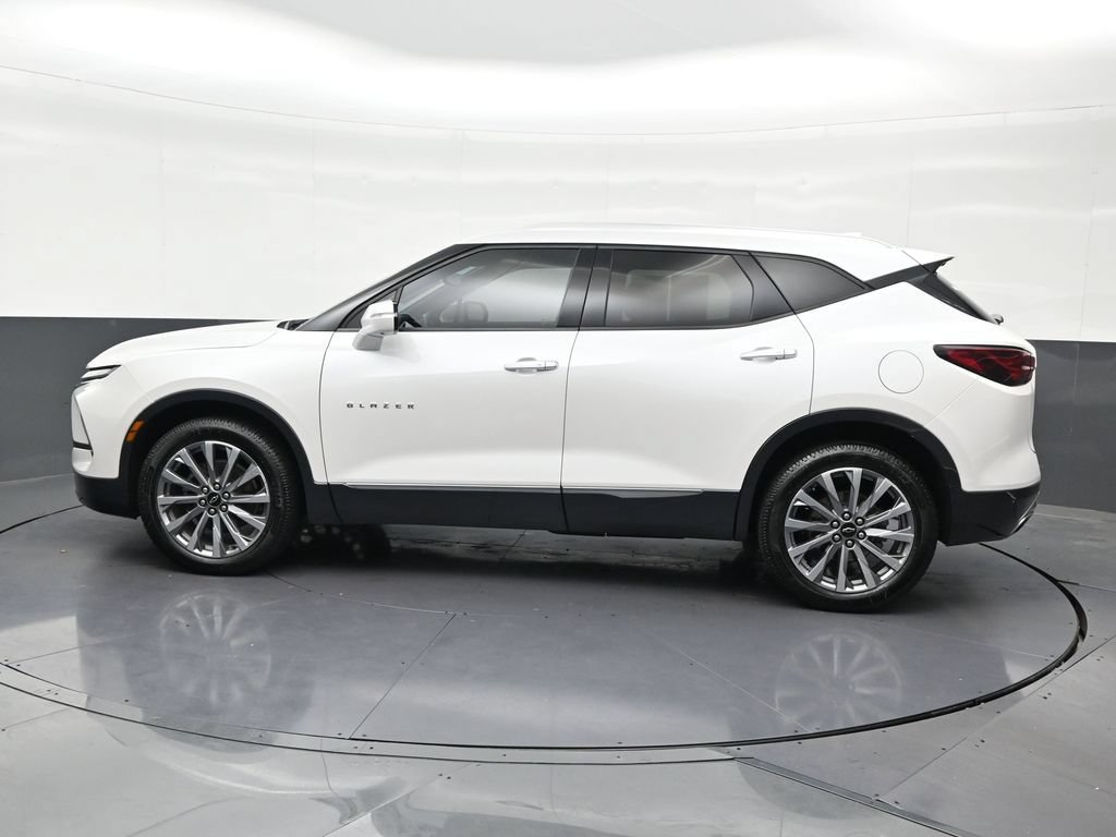 Used 2023 Chevrolet Blazer Premier w/ Driver Confidence II Package FWD image 2
