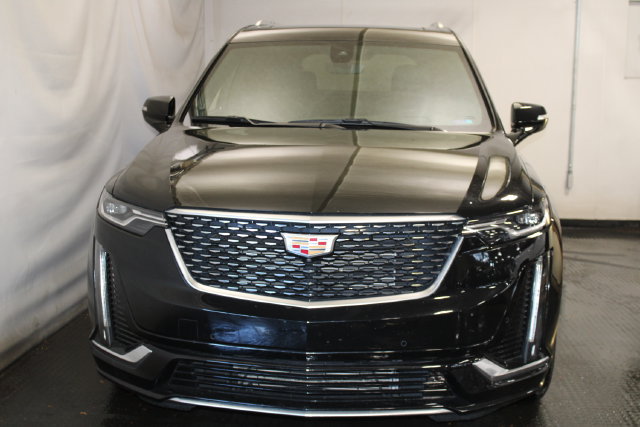 Used 2024 Cadillac XT6 Premium Luxury w/ Technology Package AWD/4WD image 3