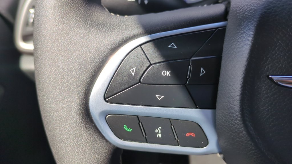 Used 2025 Chrysler Pacifica Select FWD image 17