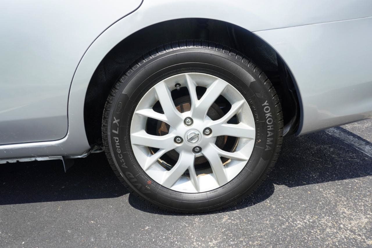 Used 2017 Nissan Versa SV w/ SV Special Edition Package FWD image 36