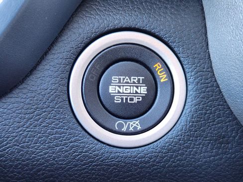 Used 2024 RAM 2500 Laramie w/ Towing Technology Group image 21