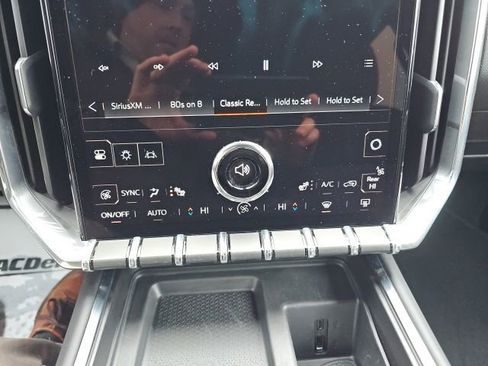 Used 2025 GMC Acadia Elevation image 19