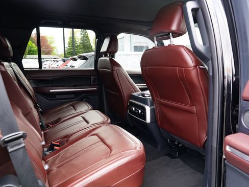 Used 2024 Ford Expedition Limited AWD/4WD image 24