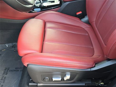 Certified 2022 BMW X4 xDrive30i w/ Convenience Package image 17