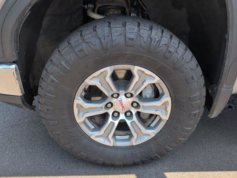 Used 2024 GMC Sierra 1500 SLT AWD/4WD image 11