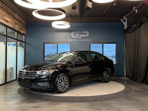 Used 2021 Volkswagen Jetta SE w/ SE Cold Weather Package image 7