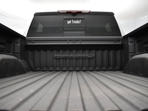 Used 2022 GMC Sierra 1500 Denali w/ Denali Reserve Package image 6