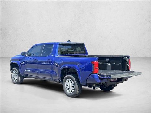 Certified 2025 Toyota Tacoma SR5 AWD/4WD image 2