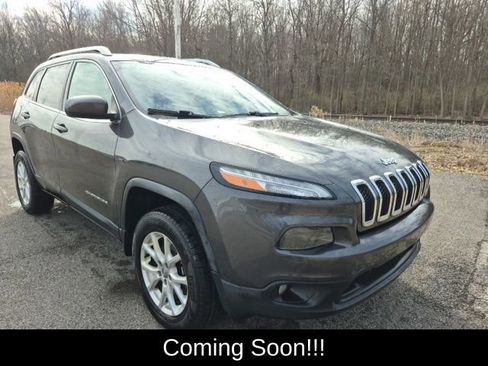 Used 2015 Jeep Cherokee Latitude w/ Cold Weather Group image 9