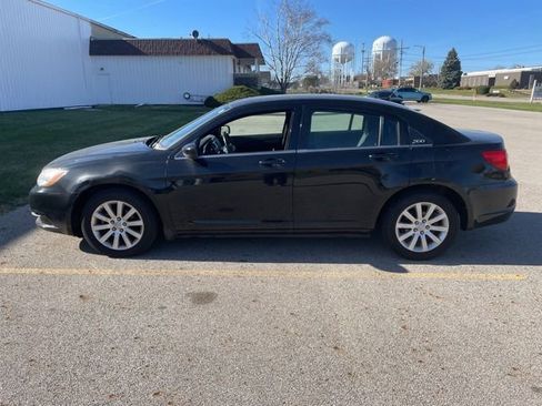 Used 2013 Chrysler 200 Touring image 7