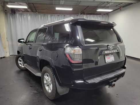 Used 2018 Toyota 4Runner SR5 image 6