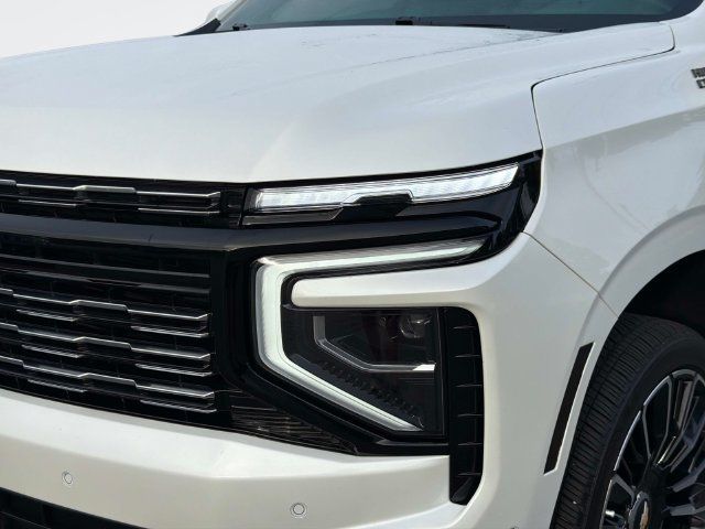 Used 2025 Chevrolet Tahoe High Country AWD/4WD image 9