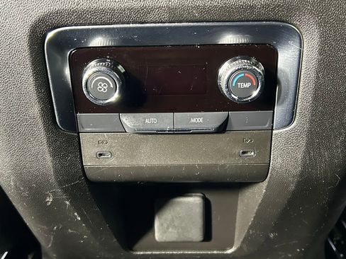 Used 2025 Chevrolet Tahoe LT AWD/4WD image 19