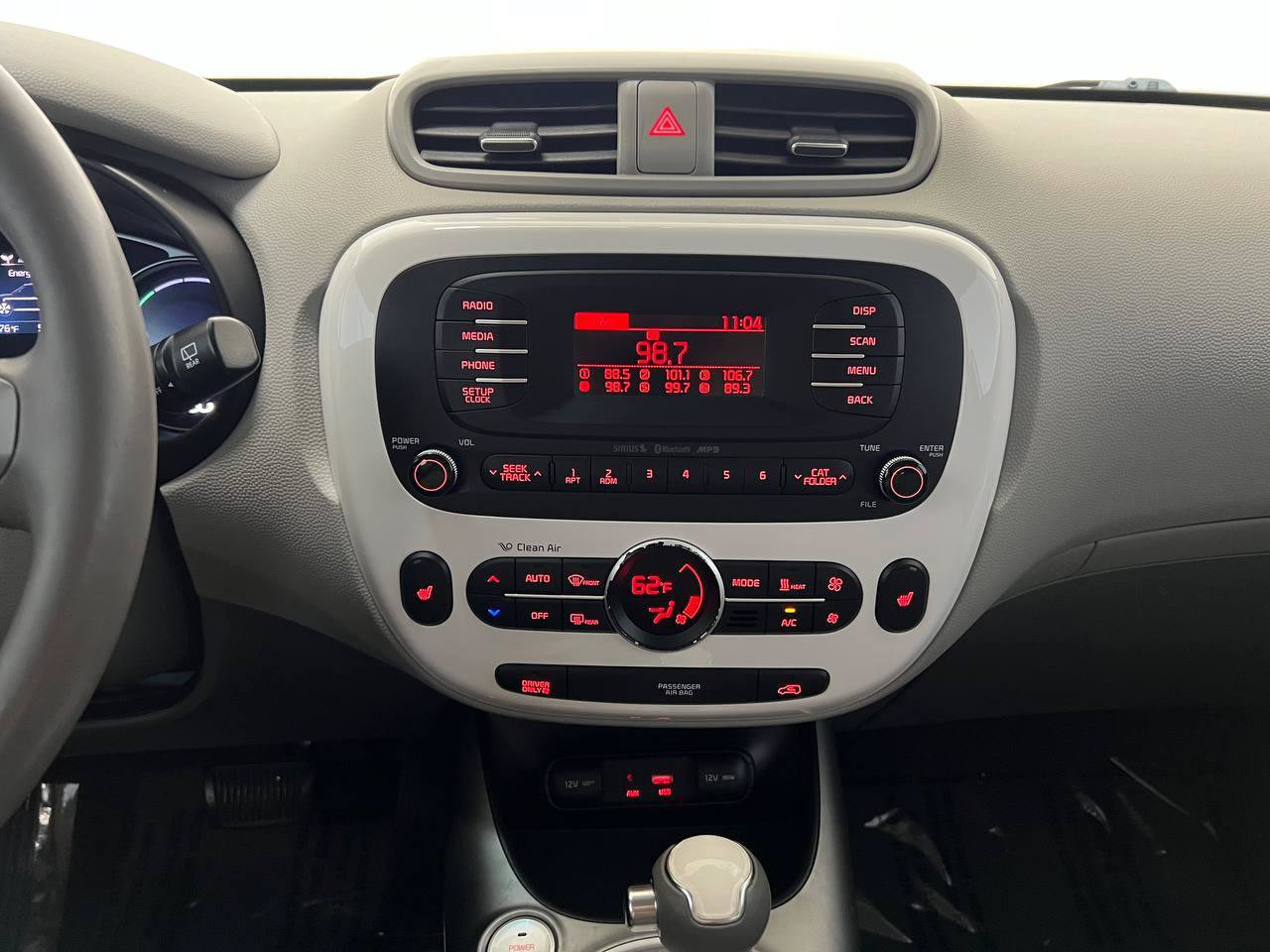Used 2016 Kia Soul EV FWD image 17