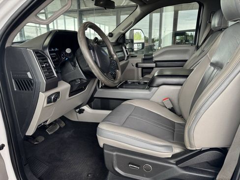 Used 2019 Ford F350 XLT AWD/4WD image 9