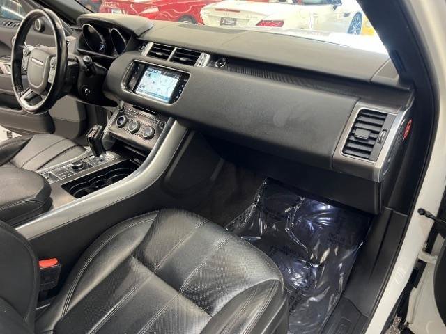 Used 2016 Land Rover Range Rover Sport SE AWD/4WD image 10