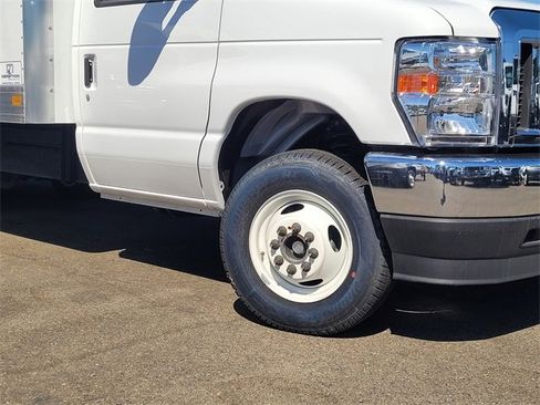 New 2026 Ford E-350 and Econoline 350 Super Duty w/ Interior Upgrade Package image 2